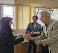 دیداری صمیمانه و رسمی، از تلاش‌های مسئول و کارشناسان کتابخانه